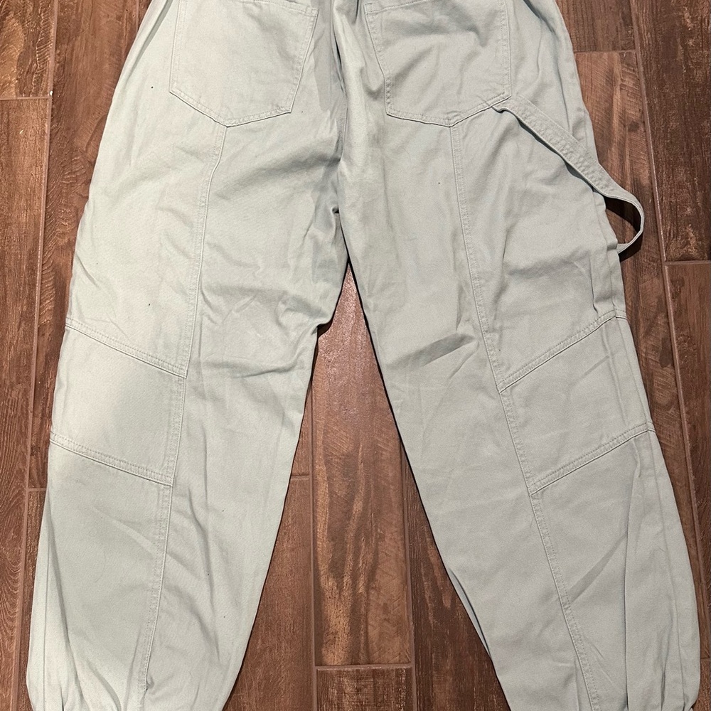 Forever 21 Women’s Mint Green Cargo Pants - SIZE XL